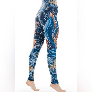Yoga Democracy Whale Hello Leggings S Standard 28” - Like New
